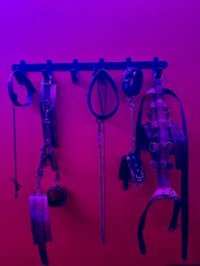 BDSM chambre donjon nimes montpellier